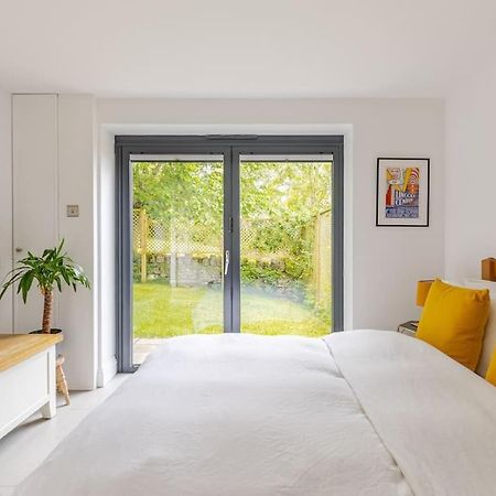 Cosy Cotswolds Retreat Near Bath & Castle Combe Lejlighed Chippenham  Eksteriør billede