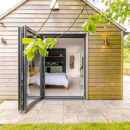 Cosy Cotswolds Retreat Near Bath & Castle Combe Lejlighed Chippenham  Eksteriør billede
