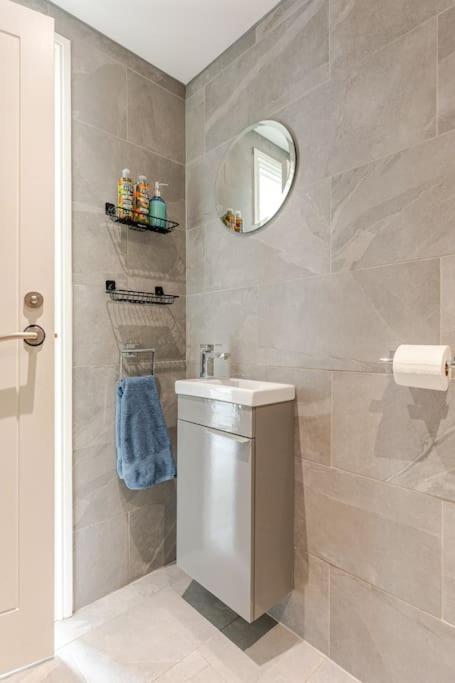 Cosy Cotswolds Retreat Near Bath & Castle Combe Lejlighed Chippenham  Eksteriør billede