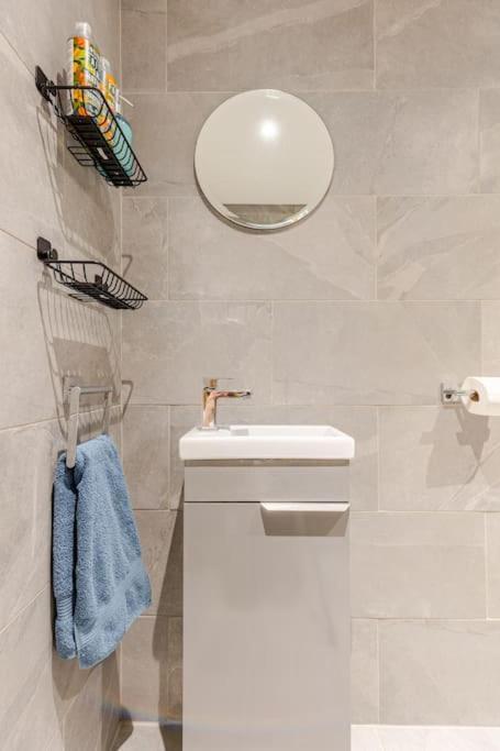 Cosy Cotswolds Retreat Near Bath & Castle Combe Lejlighed Chippenham  Eksteriør billede