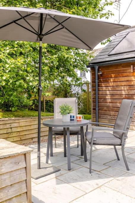 Cosy Cotswolds Retreat Near Bath & Castle Combe Lejlighed Chippenham  Eksteriør billede