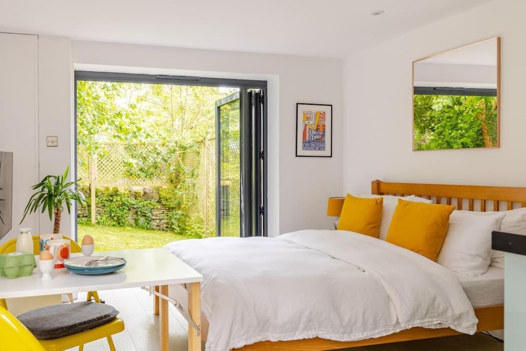 Cosy Cotswolds Retreat Near Bath & Castle Combe Lejlighed Chippenham  Eksteriør billede